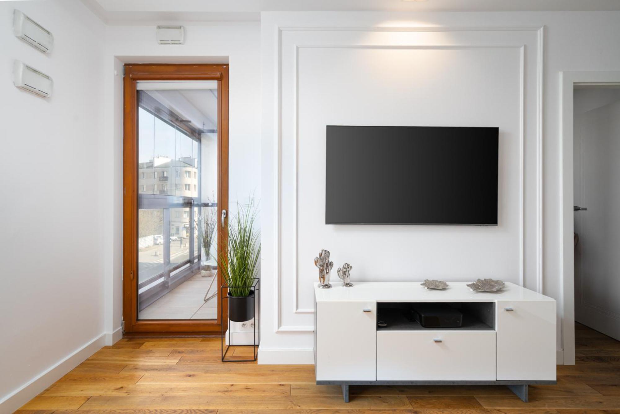 Apartament - Great Location - Stylish One Bedroom - Center - 85-220 *