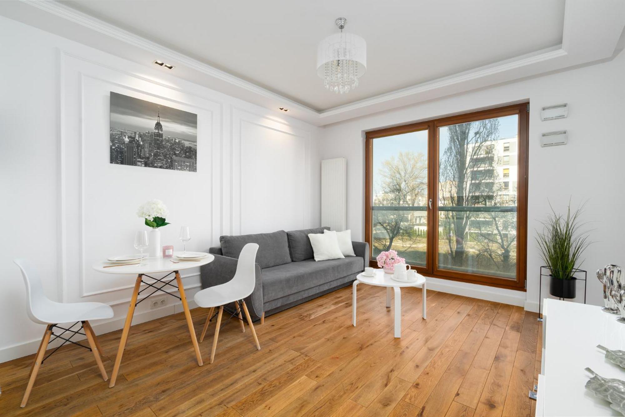- Great Location - Stylish One Bedroom - Center - 85-220 Warschau